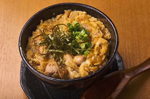 青森シャモロックの親子丼880円（税抜）